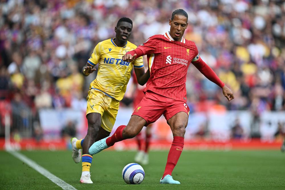 埃芬博格：拜仁前场三人能给卡尔空间，把他与梅西相比没好处